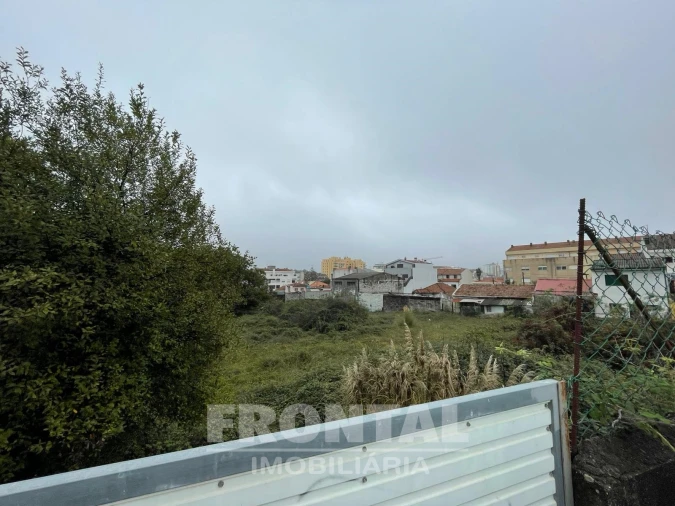 Terreno para Venda em Pedrouços Foto 2