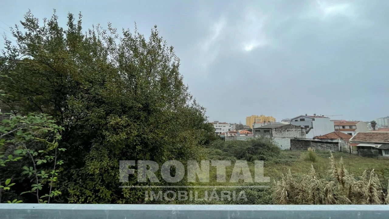 Terreno para Venda em Pedrouços Foto 1