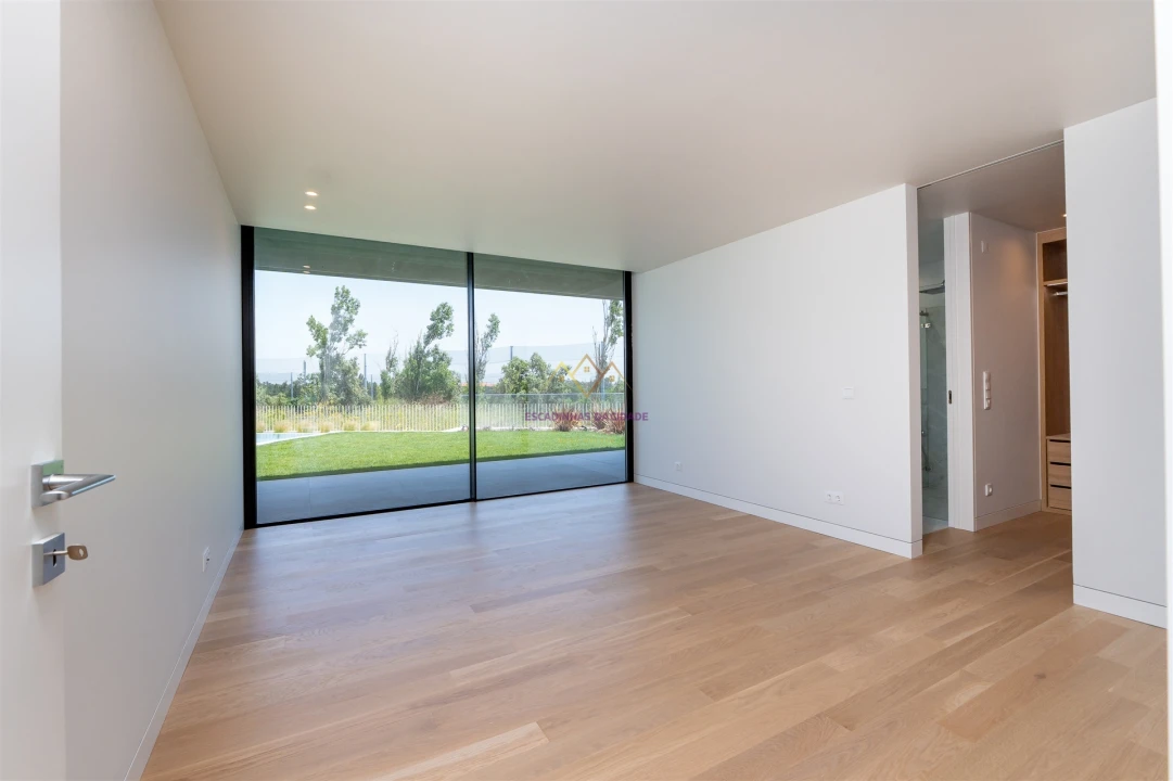 Moradia T5 para Venda em Santa Maria e São Miguel, São Martinho, São Pedro Penaferrim Foto 42