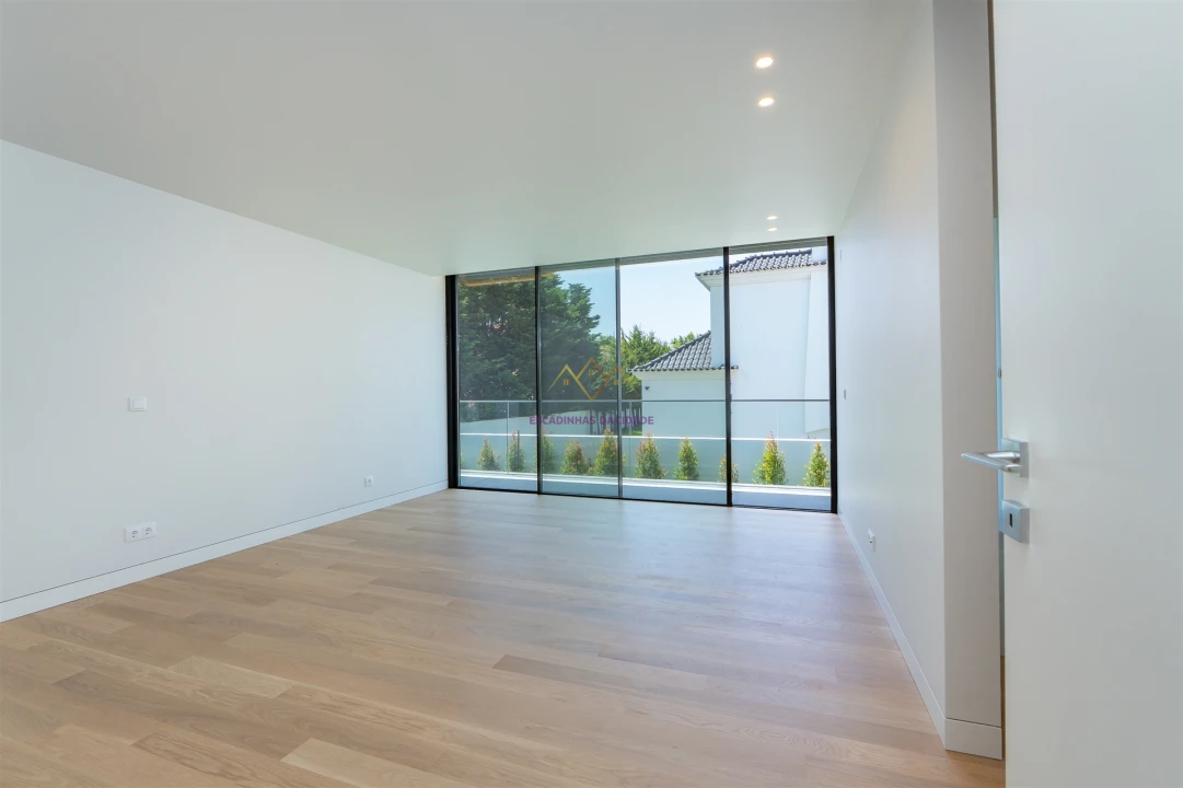 Moradia T5 para Venda em Santa Maria e São Miguel, São Martinho, São Pedro Penaferrim Foto 32