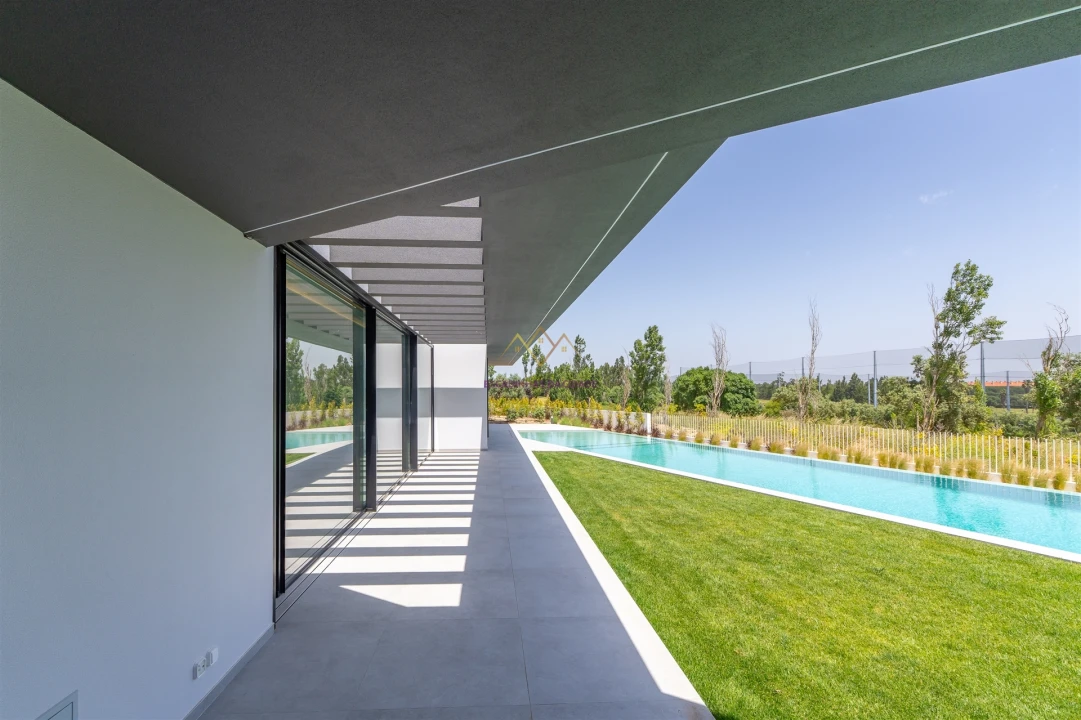 Moradia T5 para Venda em Santa Maria e São Miguel, São Martinho, São Pedro Penaferrim Foto 1