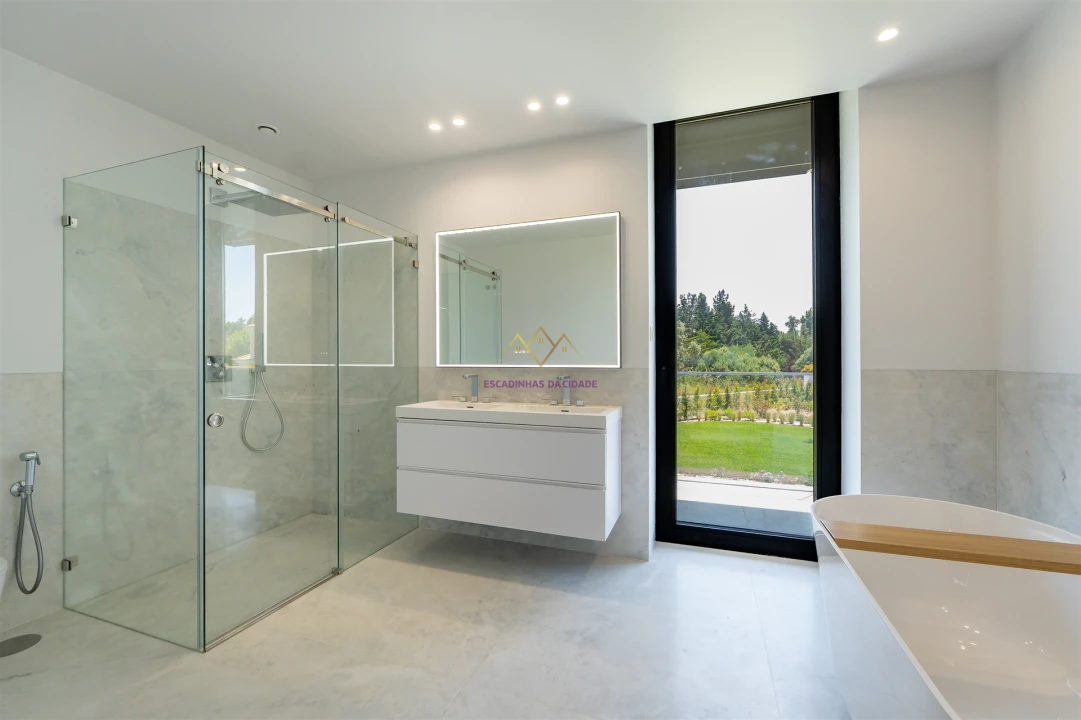 Moradia T5 para Venda em Santa Maria e São Miguel, São Martinho, São Pedro Penaferrim Foto 54