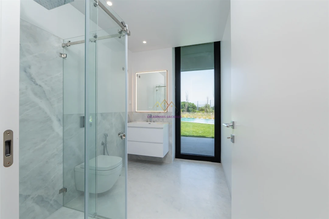 Moradia T5 para Venda em Santa Maria e São Miguel, São Martinho, São Pedro Penaferrim Foto 40