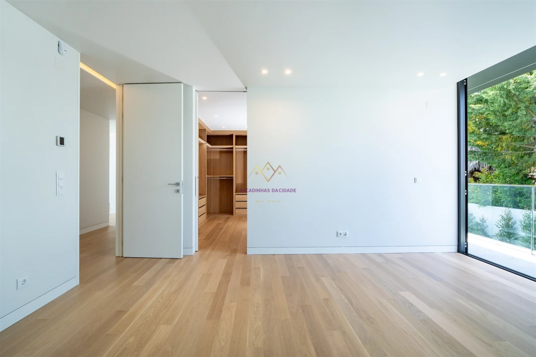 Moradia T5 para Venda em Santa Maria e São Miguel, São Martinho, São Pedro Penaferrim Foto 48