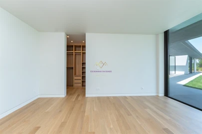 Moradia T5 para Venda em Santa Maria e São Miguel, São Martinho, São Pedro Penaferrim