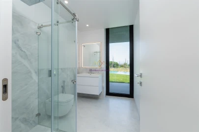 Moradia T5 para Venda em Santa Maria e São Miguel, São Martinho, São Pedro Penaferrim