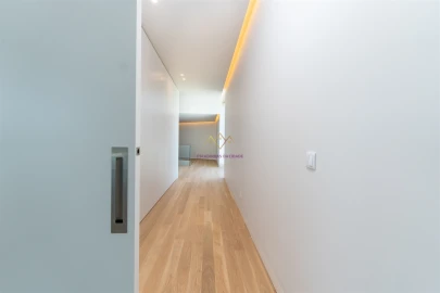 Moradia T5 para Venda em Santa Maria e São Miguel, São Martinho, São Pedro Penaferrim