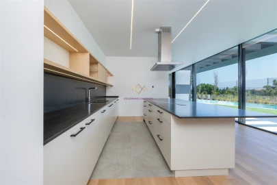 Moradia T5 para Venda em Santa Maria e São Miguel, São Martinho, São Pedro Penaferrim