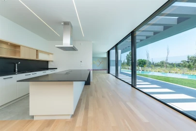 Moradia T5 para Venda em Santa Maria e São Miguel, São Martinho, São Pedro Penaferrim