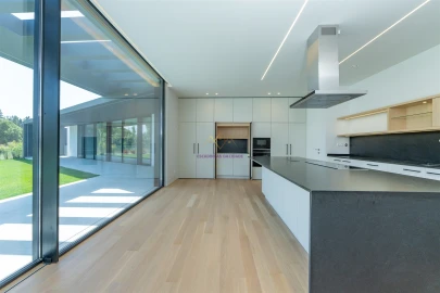 Moradia T5 para Venda em Santa Maria e São Miguel, São Martinho, São Pedro Penaferrim