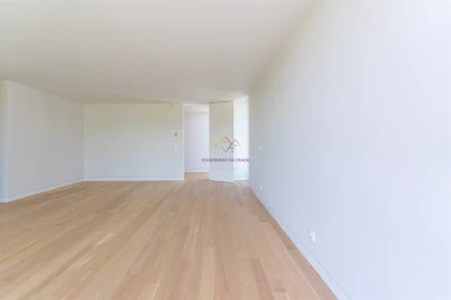 Moradia T5 para Venda em Santa Maria e São Miguel, São Martinho, São Pedro Penaferrim