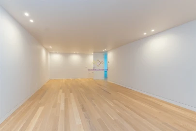 Moradia T5 para Venda em Santa Maria e São Miguel, São Martinho, São Pedro Penaferrim