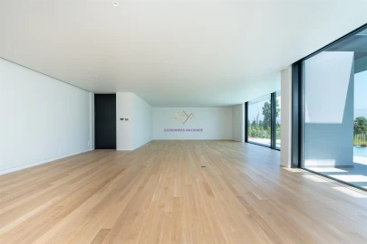 Moradia T5 para Venda em Santa Maria e São Miguel, São Martinho, São Pedro Penaferrim