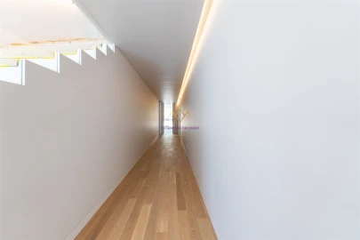 Moradia T5 para Venda em Santa Maria e São Miguel, São Martinho, São Pedro Penaferrim