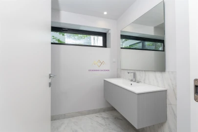 Moradia T5 para Venda em Santa Maria e São Miguel, São Martinho, São Pedro Penaferrim