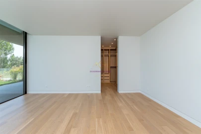 Moradia T5 para Venda em Santa Maria e São Miguel, São Martinho, São Pedro Penaferrim