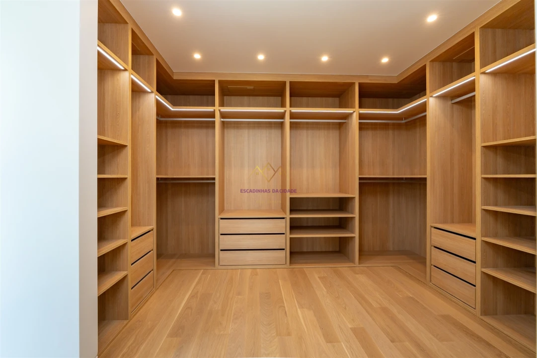 Moradia T5 para Venda em Santa Maria e São Miguel, São Martinho, São Pedro Penaferrim Foto 53