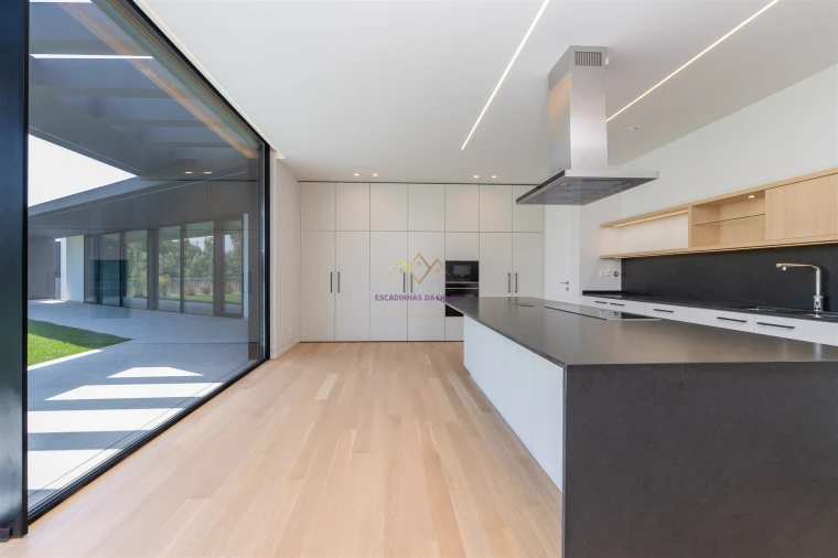 Moradia T5 para Venda em Santa Maria e São Miguel, São Martinho, São Pedro Penaferrim Foto 73