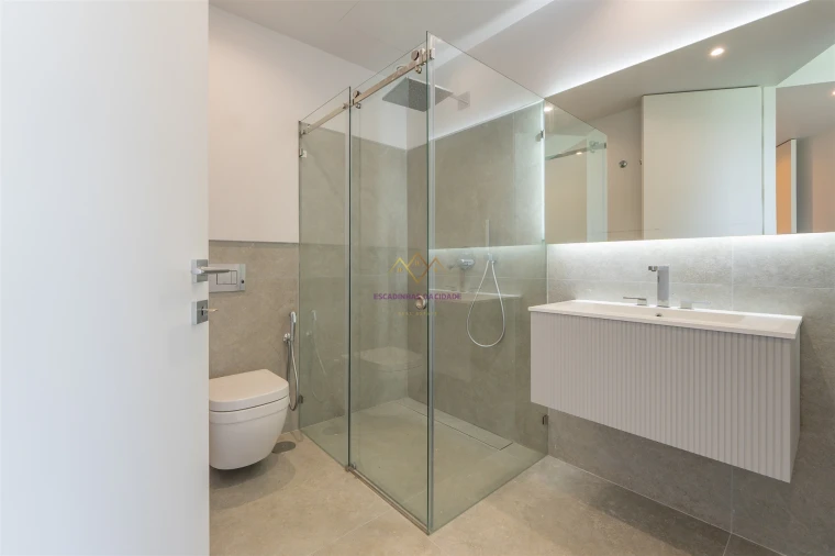 Moradia T5 para Venda em Santa Maria e São Miguel, São Martinho, São Pedro Penaferrim Foto 29