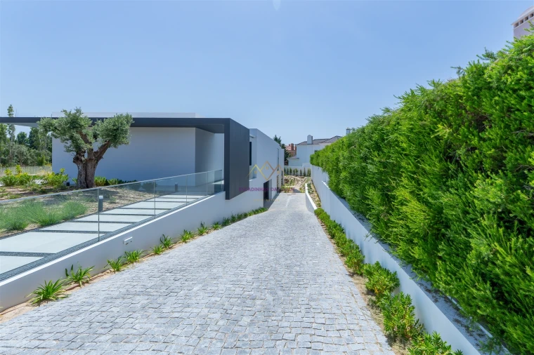 Moradia T5 para Venda em Santa Maria e São Miguel, São Martinho, São Pedro Penaferrim Foto 9