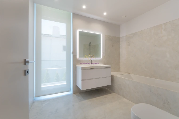 Moradia T5 para Venda em Santa Maria e São Miguel, São Martinho, São Pedro Penaferrim Foto 31