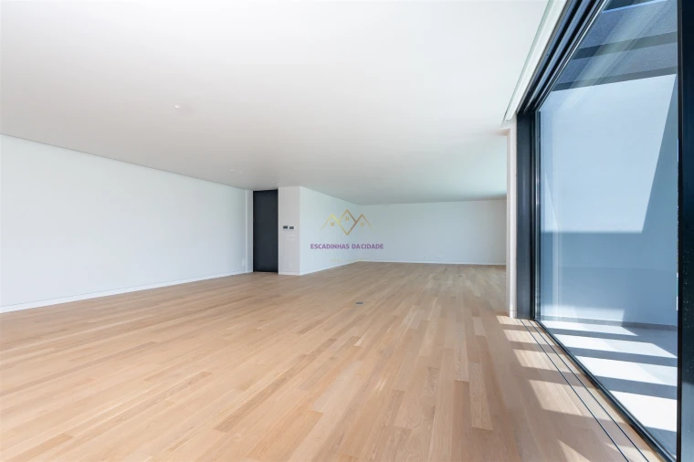 Moradia T5 para Venda em Santa Maria e São Miguel, São Martinho, São Pedro Penaferrim Foto 19