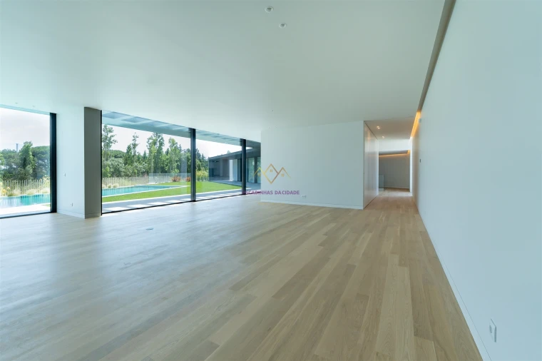 Moradia T5 para Venda em Santa Maria e São Miguel, São Martinho, São Pedro Penaferrim Foto 24