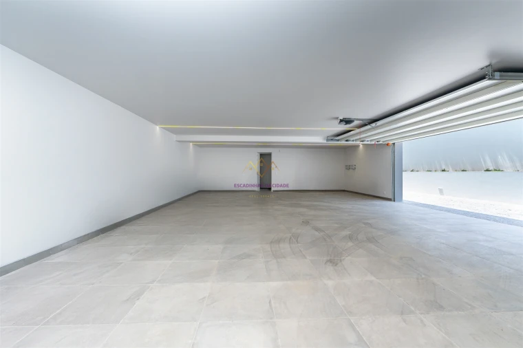 Moradia T5 para Venda em Santa Maria e São Miguel, São Martinho, São Pedro Penaferrim Foto 71