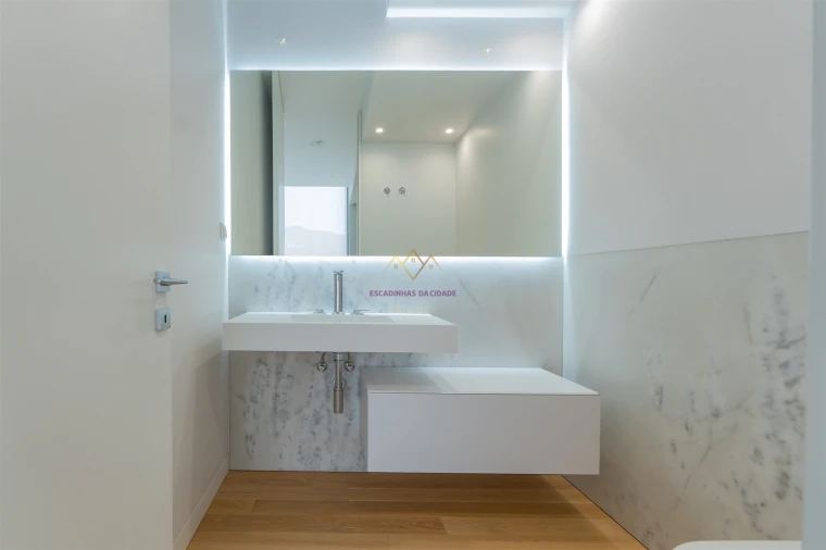 Moradia T5 para Venda em Santa Maria e São Miguel, São Martinho, São Pedro Penaferrim Foto 17