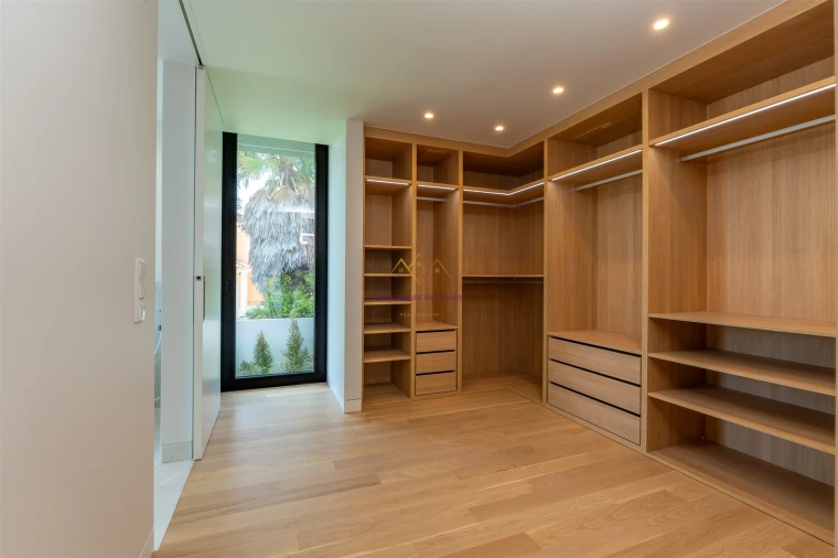 Moradia T5 para Venda em Santa Maria e São Miguel, São Martinho, São Pedro Penaferrim Foto 52