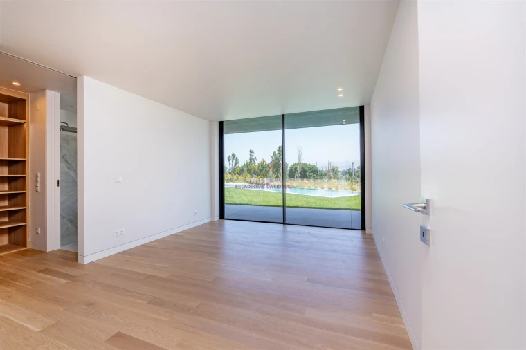 Moradia T5 para Venda em Santa Maria e São Miguel, São Martinho, São Pedro Penaferrim Foto 36