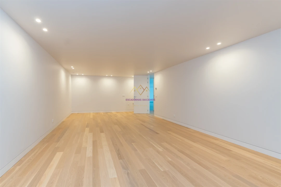 Moradia T5 para Venda em Santa Maria e São Miguel, São Martinho, São Pedro Penaferrim Foto 68