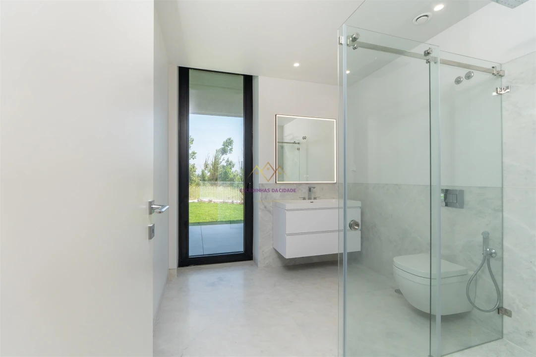 Moradia T5 para Venda em Santa Maria e São Miguel, São Martinho, São Pedro Penaferrim Foto 46