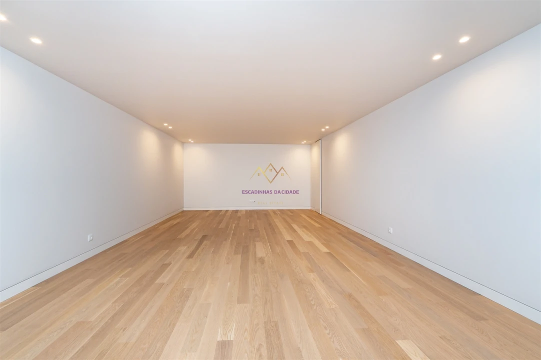 Moradia T5 para Venda em Santa Maria e São Miguel, São Martinho, São Pedro Penaferrim Foto 67