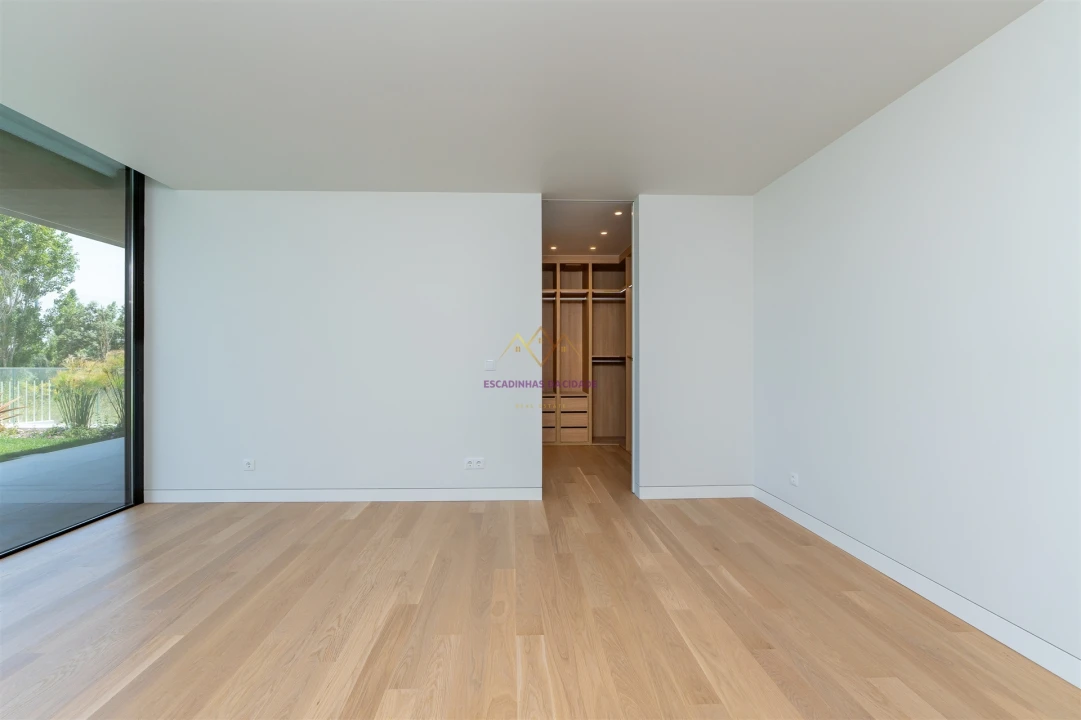 Moradia T5 para Venda em Santa Maria e São Miguel, São Martinho, São Pedro Penaferrim Foto 43