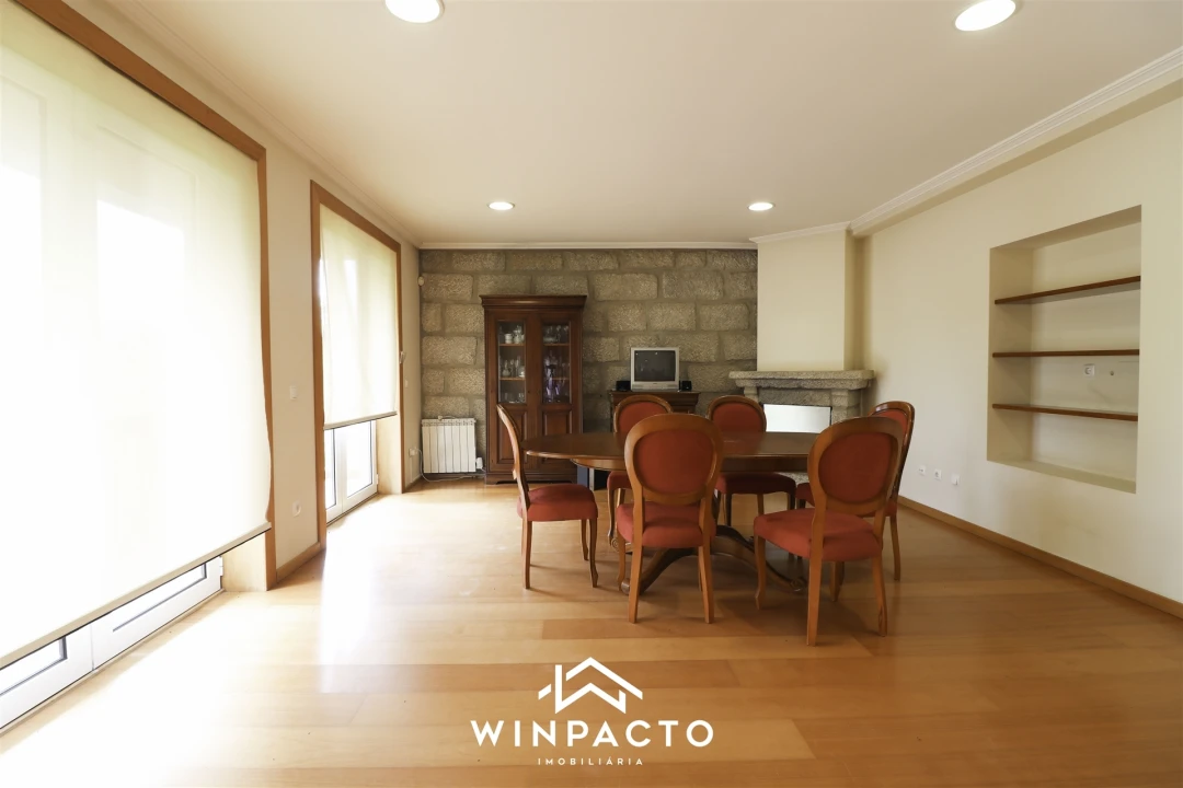 Moradia T3 para Venda em Carragozela e Várzea de Meruge Foto 3