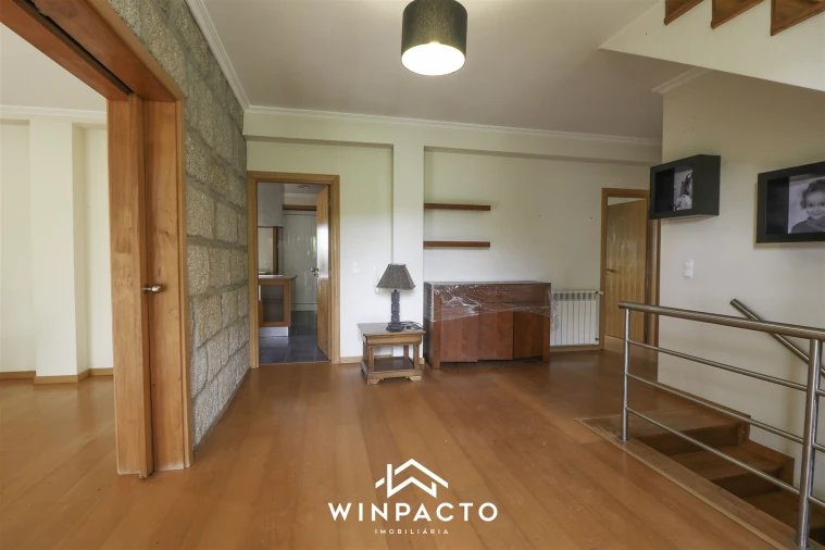 Moradia T3 para Venda em Carragozela e Várzea de Meruge Foto 2