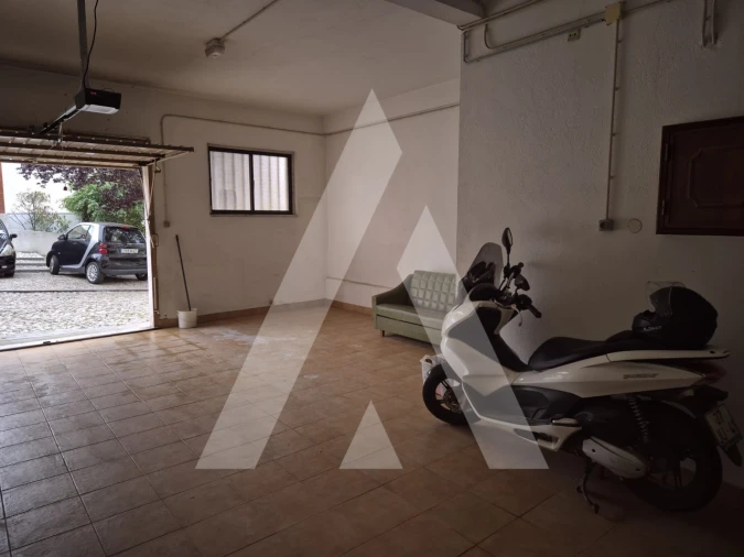 Garagem para Arrendamento em Odivelas Foto 6