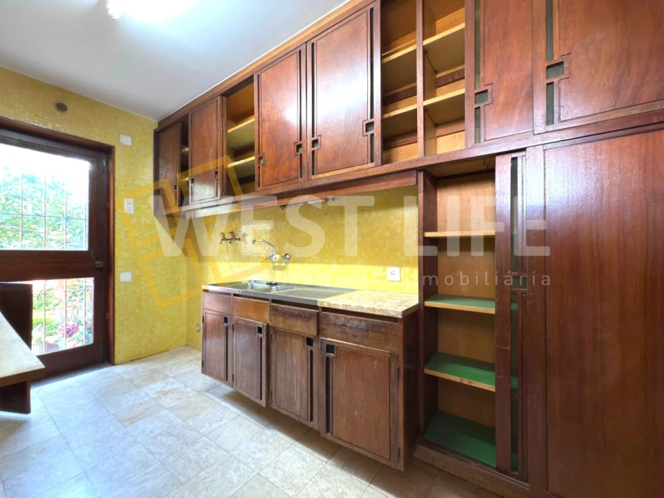 Moradia T7 para Venda em Carnaxide e Queijas Foto 9