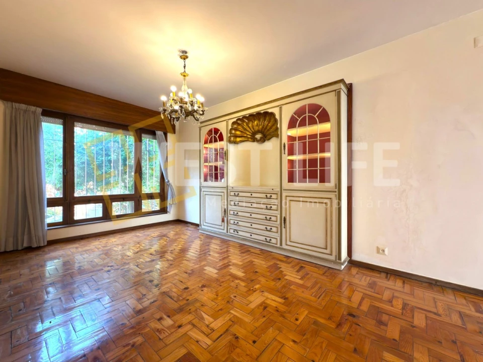 Moradia T7 para Venda em Carnaxide e Queijas Foto 18