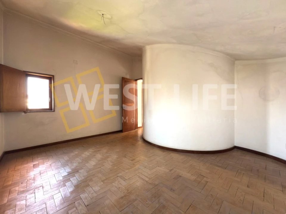 Moradia T7 para Venda em Carnaxide e Queijas Foto 26