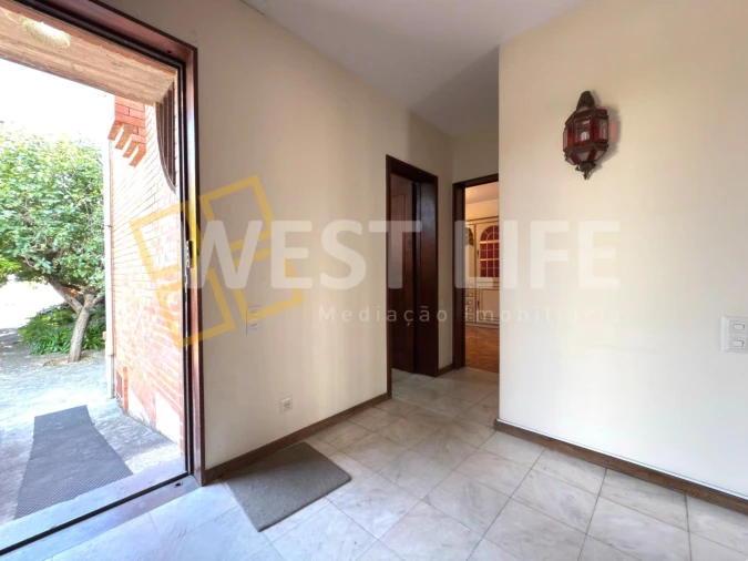 Moradia T7 para Venda em Carnaxide e Queijas Foto 13