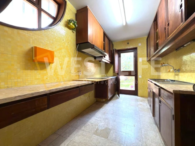 Moradia T7 para Venda em Carnaxide e Queijas Foto 8