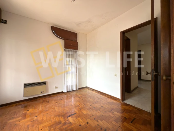 Moradia T7 para Venda em Carnaxide e Queijas Foto 23