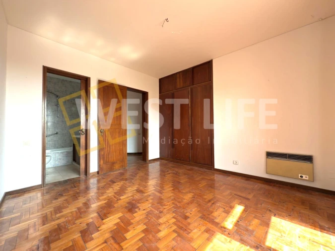 Moradia T7 para Venda em Carnaxide e Queijas Foto 25