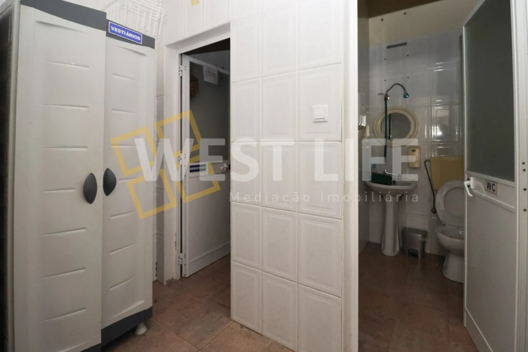 Loja para Venda em Rio de Mouro Foto 16