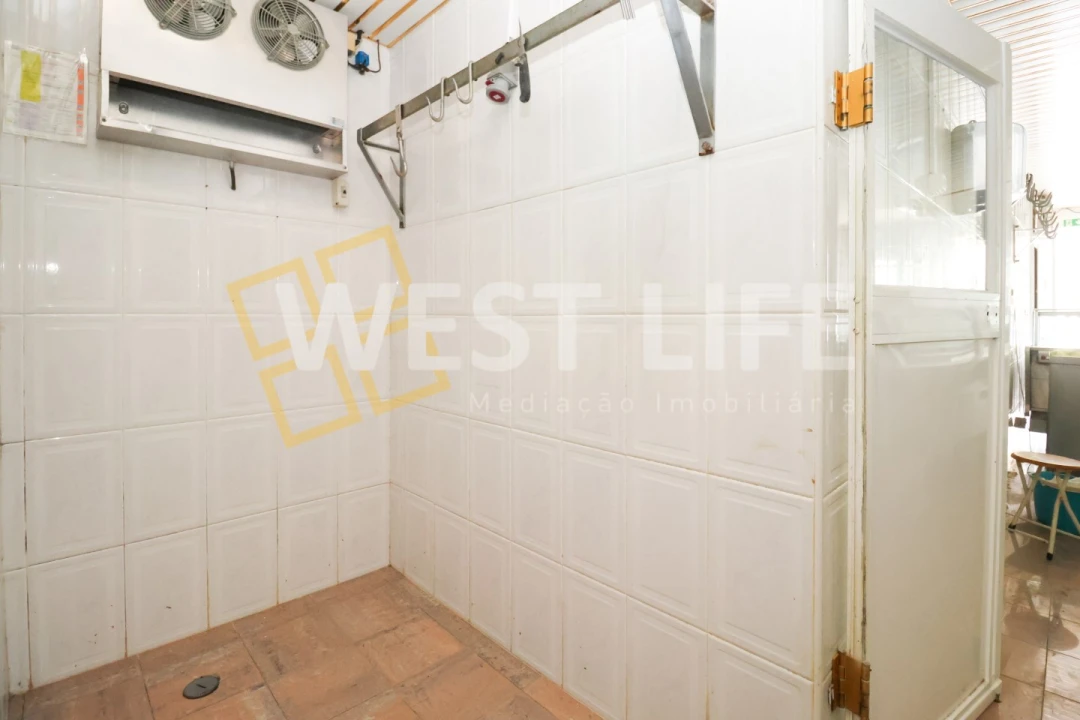 Loja para Venda em Rio de Mouro Foto 8