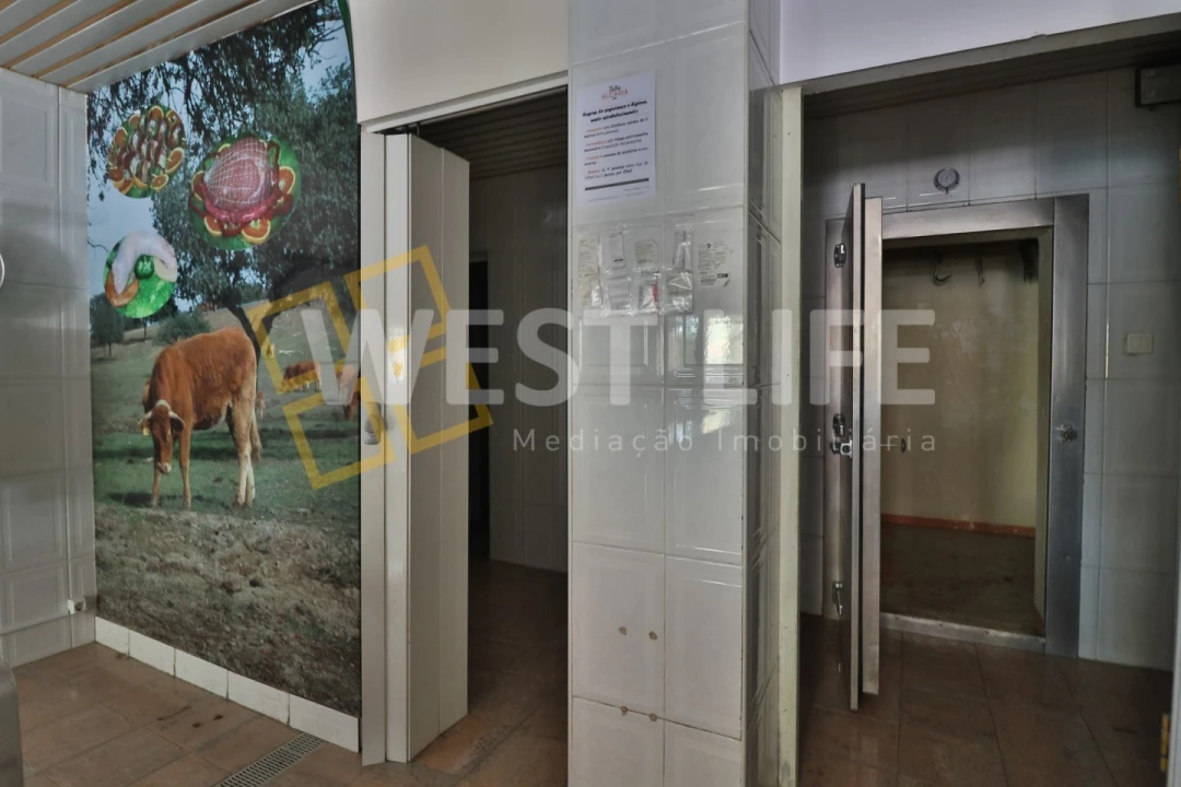 Loja para Venda em Rio de Mouro Foto 11