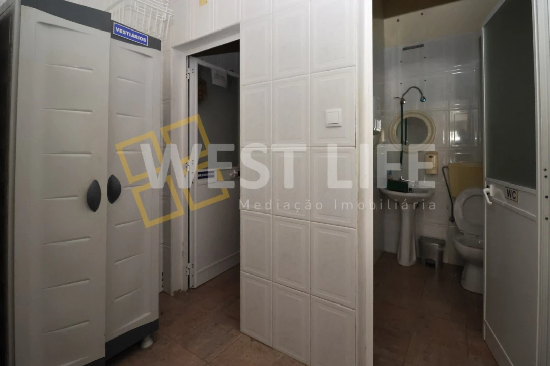 Loja para Venda em Rio de Mouro Foto 12