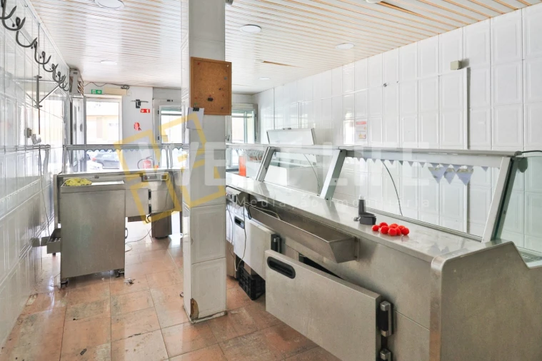 Loja para Venda em Rio de Mouro Foto 7